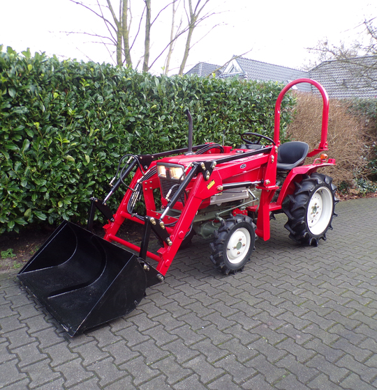 Yanmar YM1602D met voorlader, al vanaf € 99,- per maand.