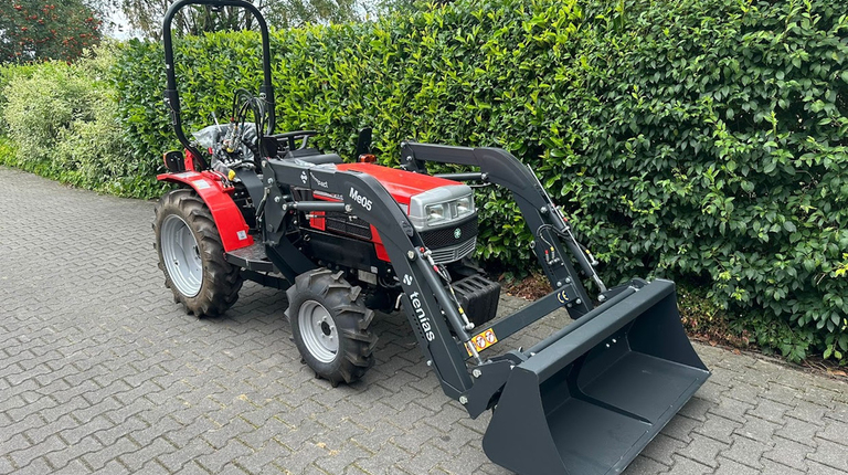 Fieldtrac 270D met voorlader, Aanbieding + Weidesleep al vanaf € 195,- p/maand.