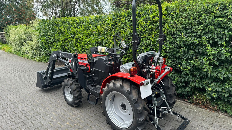 Fieldtrac 270D met voorlader, Aanbieding + Weidesleep al vanaf € 195,- p/maand.