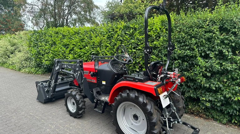 Fieldtrac 929EGT, met voorlader en crocobak al vanaf € 270,- p/maand.