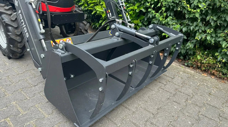 Fieldtrac 929EGT, met voorlader en crocobak al vanaf € 270,- p/maand.