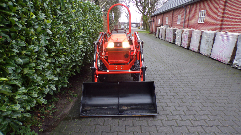 Kubota B1-15 met voorlader, al vanaf € 99,- p/maand.