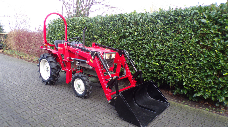 Yanmar YM1602D met voorlader, al vanaf € 99,- per maand.