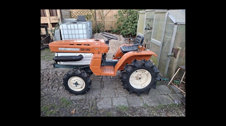 Kubota B1400